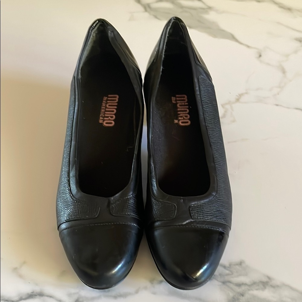 Munro Black Heels Classic Block Pumps - Picture 5 of 7